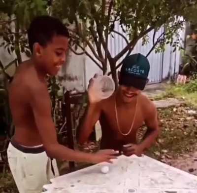 😂