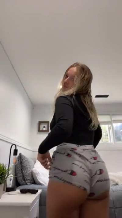 Thicc Blonde