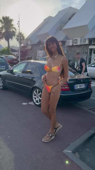 Asian girl flashing for strangers