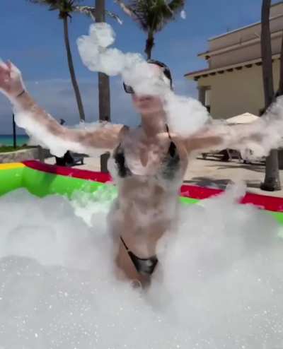Bouncing Bubbles