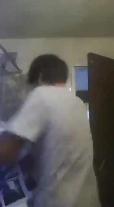 Idiot lights his hand on fire