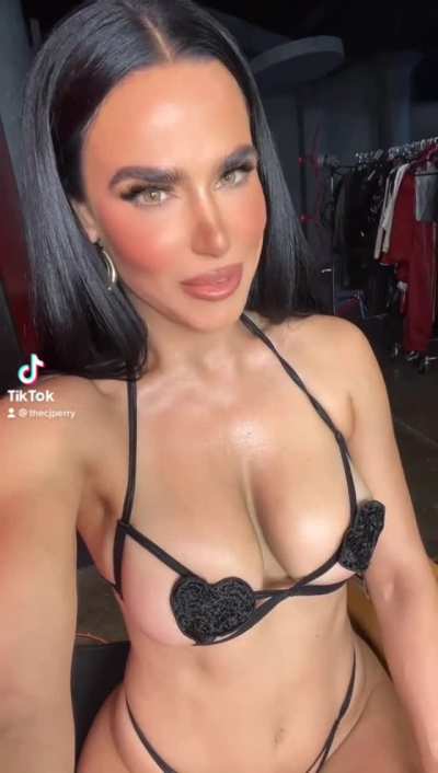 CJ Perry(Lana)