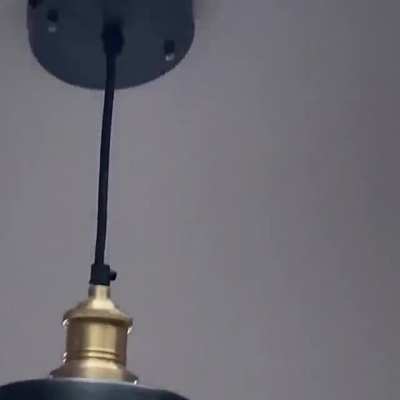 Managed to film a UFO in broad daylight