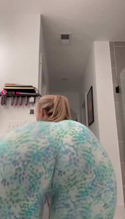 Slow-mo 😵&zwj;💫🍑