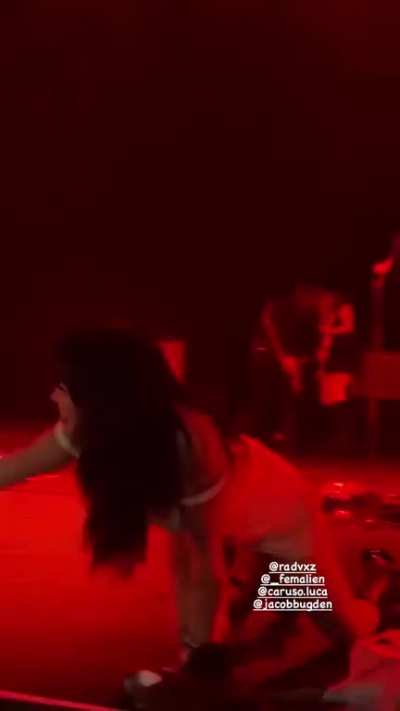 Lucky fan 😳