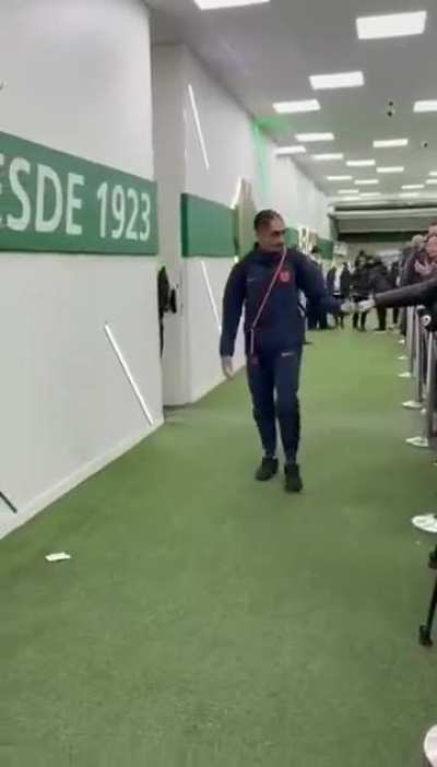 Reporter: &ldquo;Hello Raphinha, are you injured?&rdquo; Raphinha: &ldquo;No.&rdquo; (Source - @A_SeguraJ)