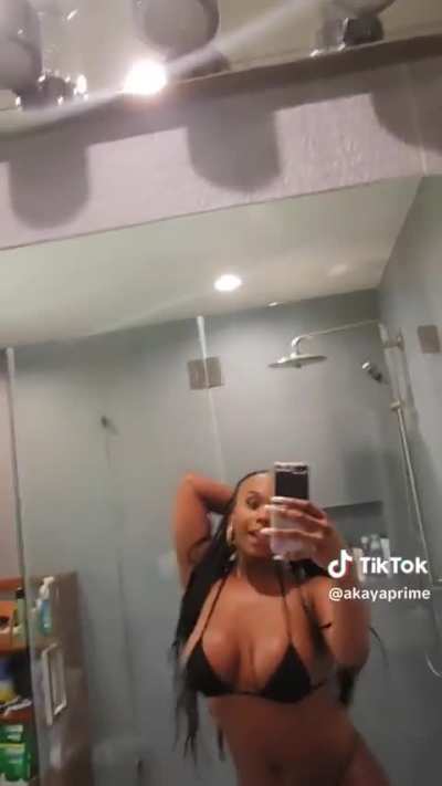 Shorty is a baddie