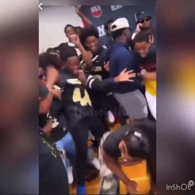 Grown women twerks in front of high schoolers