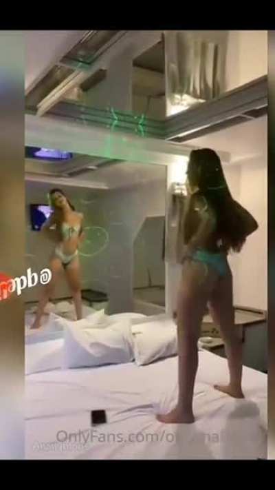 F&ecirc;r &amp;amp; Camila OF (M&atilde;e e Filha) 🔥 (FlashResumeVideo)