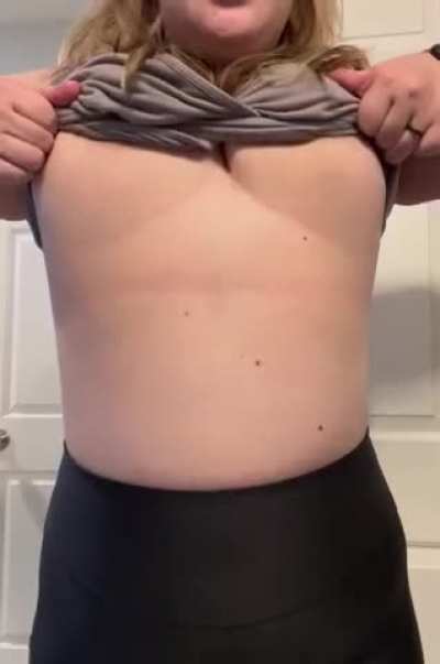 A MILFy titty drop, just because it’s fun 🤩