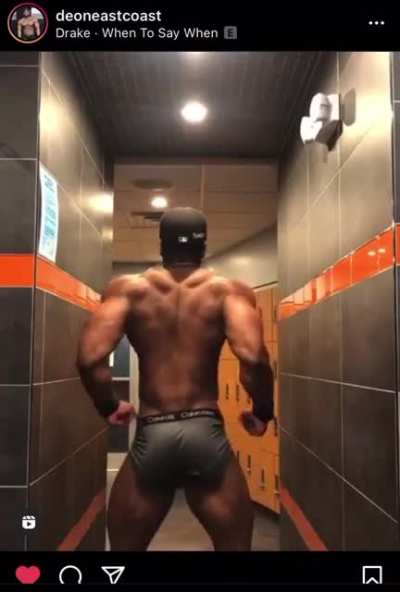 @deoneastcoast 14 days out from NPC Bev Francis Atlantic States MP. Insane V-Taper and arms at 6'1". Do you think he can win his pro card?