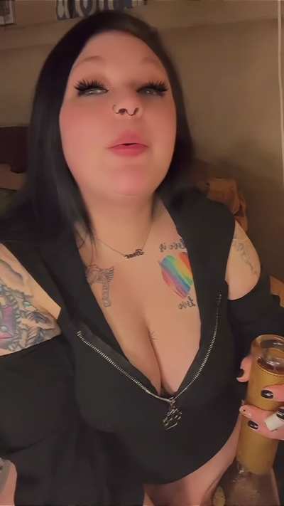 Where&rsquo;s all my fellow token big tiddy babes?!
