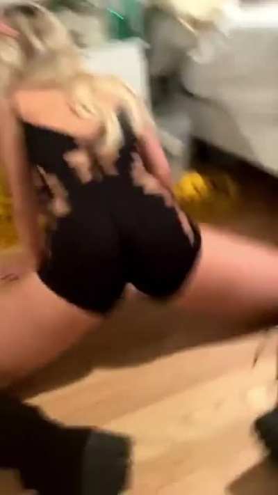 She&rsquo;s back again shaking ass