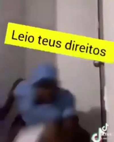 Esquivo