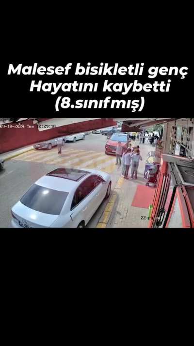 T&uuml;rkiye'de neden hep b&ouml;yle şeyler yaşanırken diğer &uuml;lkelerde yaşanmıyor?T&uuml;rkiye'deki şof&ouml;rlerde şerefsizin teki.