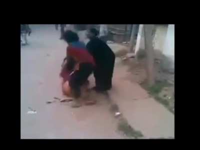 Catfight from Asia ("India")