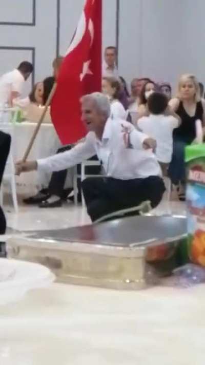 tekirdağda sıradan bir d&uuml;ğ&uuml;ndeyim