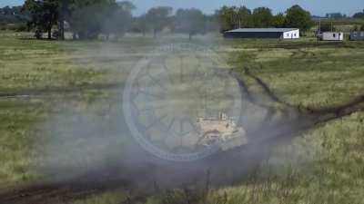 Tanque TAM 2C A2 del Ejército en acción