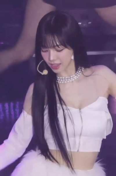 Need to unzip Karina&rsquo;s top and let her fat tits spill out 😩😩😩