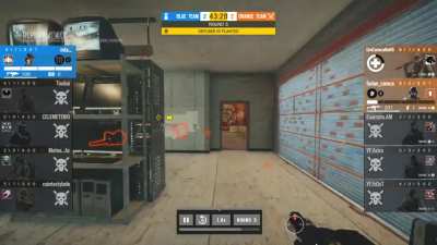 Almost didn't get to defuse (14ms). 1 v 2