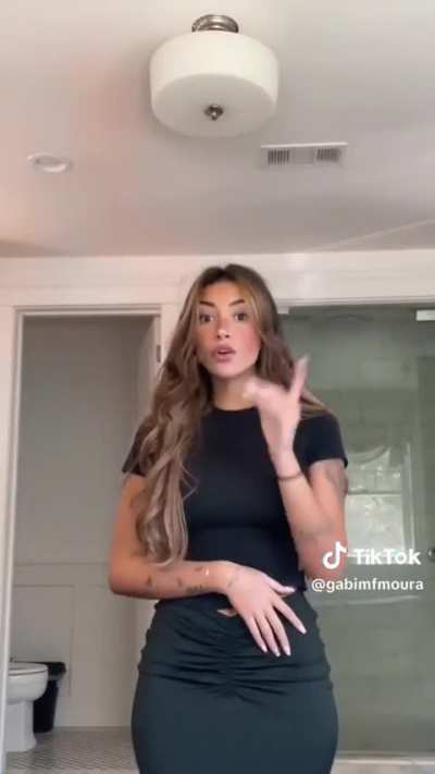 gabi moura hot tiktok