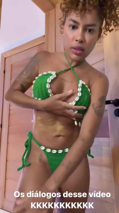 Queria t&aacute; passando esse creme nela