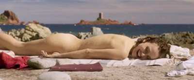 Just When You Thought You'd Seen All The Natlie Portman Nudity: planetarium