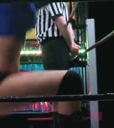 Tessa Blanchard getting rid of a wedgie