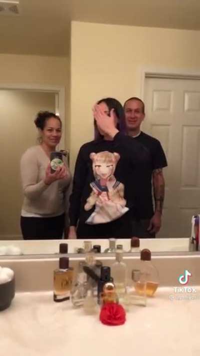The look on the mums face