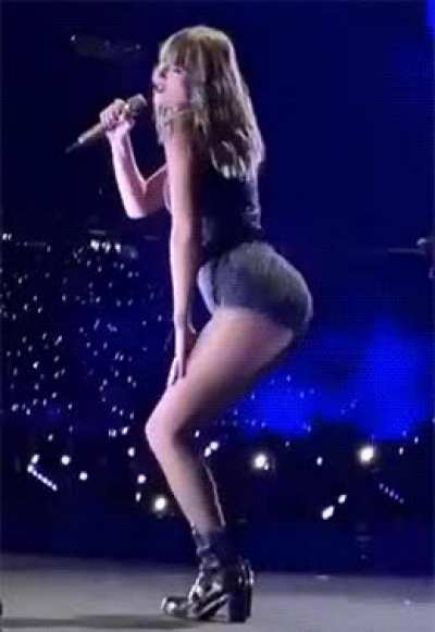 Taylor Swift&rsquo;s perfect ass
