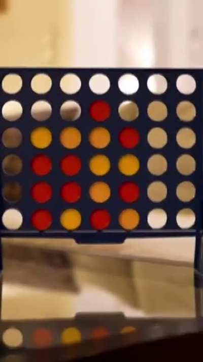 Jotaro and Dio playing connect 4