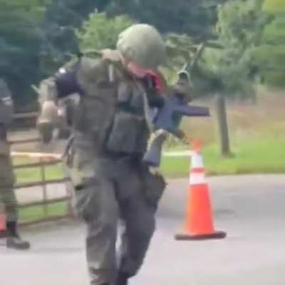 Russian MP vibing while on checkpoint duty outside of Saratov.