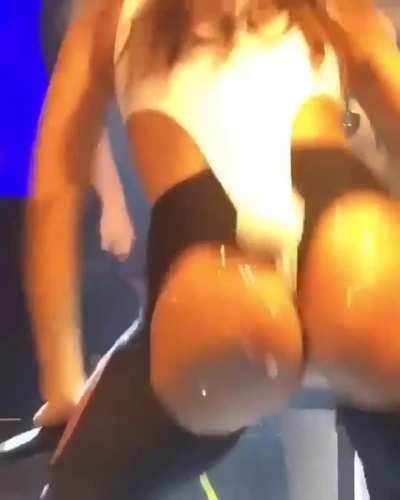Cu&aacute;nto le dura a Anitta ?