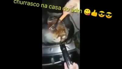 CHURRASC&Atilde;O FODA NA CASA DO ADM GERAL TA CONVIDADO E S&Oacute; LEVAR LINGUI&Ccedil;A 😎😎😎😎😎😎😎😎😎😎👍👍