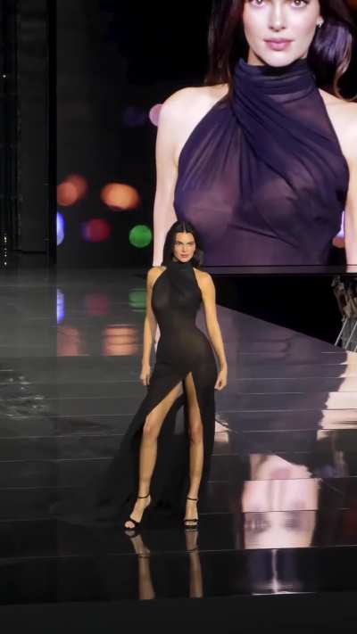 Kendall walks the L'Or&eacute;al Paris Le D&eacute;fil&eacute; 2026 runway at the Place Joffre in Paris | IG September 2026