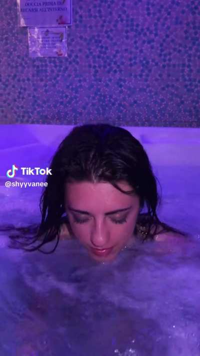 Jacuzziii Diving F19