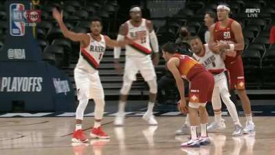 [Highlight] Dame gets denied by Monte Morris