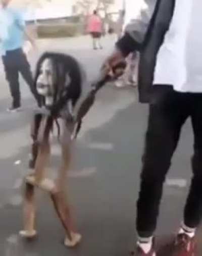Bir kadın &ccedil;izeceksin onun gibi
