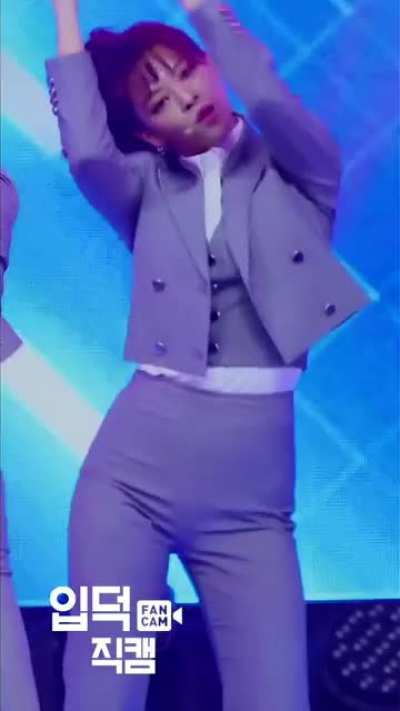 YOO JEONGYEON