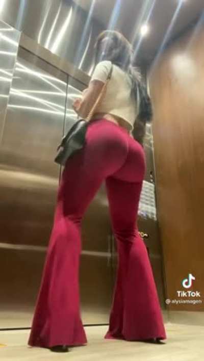 😳