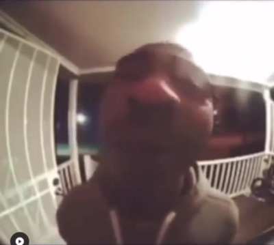 Thirsty man talks to his girl through the ring camera