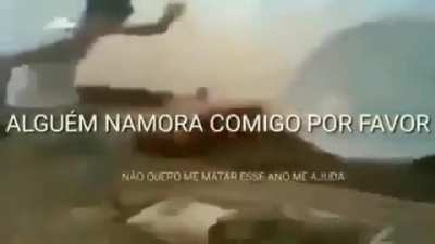 Algu&eacute;m?