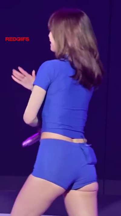 Twice - Momo