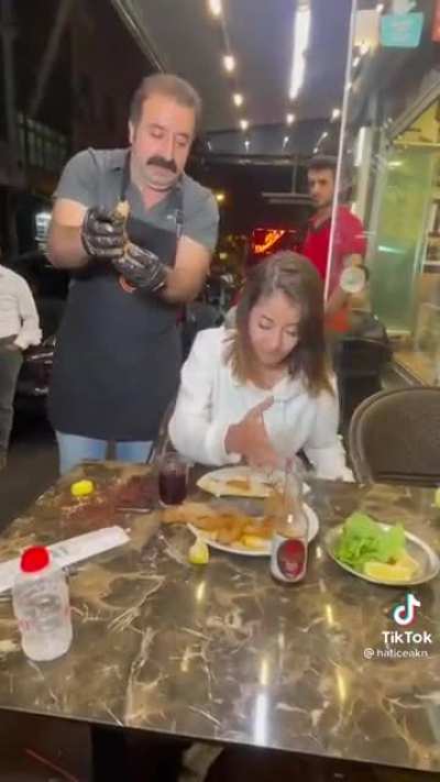 don&rsquo;t touch my food