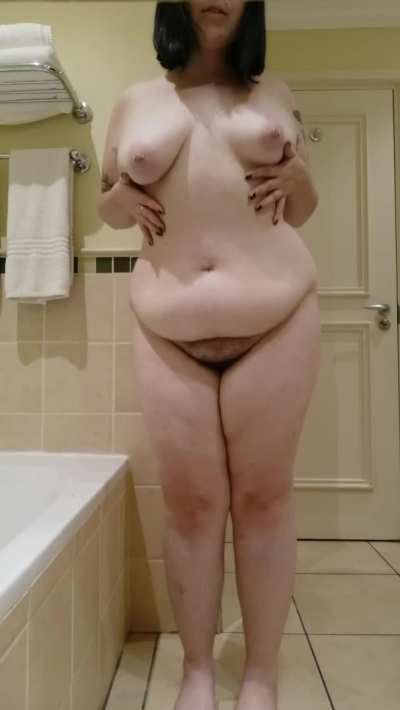 Feeling very vulnerable posting this but my tummy is cute &amp;lt;3