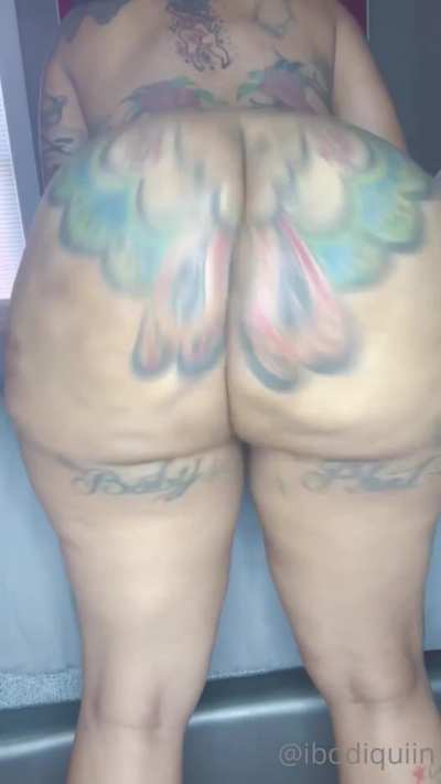 Spread that butterfly booty 😛