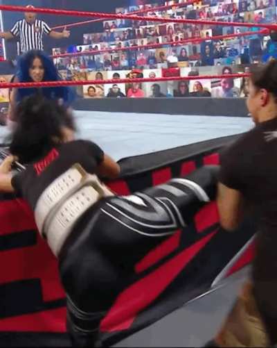 Bayley&rsquo;s Ass Is Unreal🍑🍑