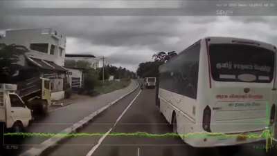 Dashcam Footage Captures Terrifying Bus Accident That Killed 7 People &mdash; Tenkasi, Tamil Nadu