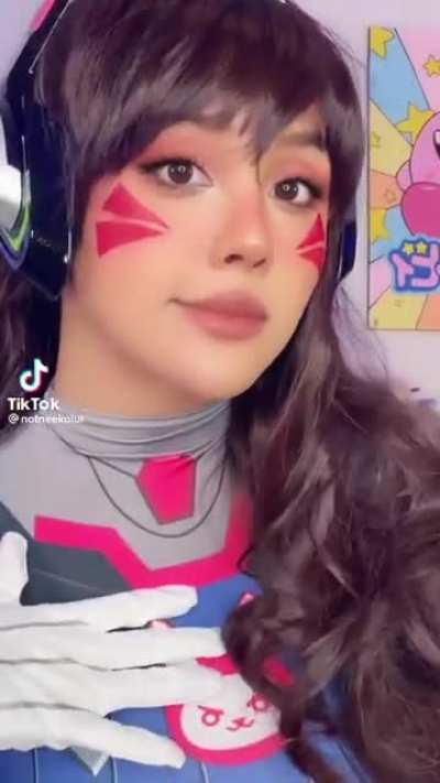 Some more D.VA cosplay 🔫