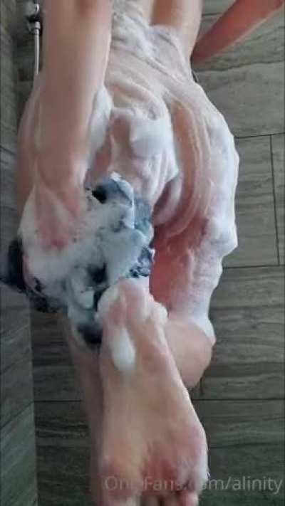 Alinity - Shower Booty